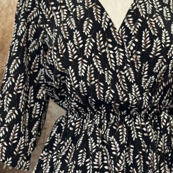 Zenobia Faux Wrap Style Juniors Top - Picture 4 of 7